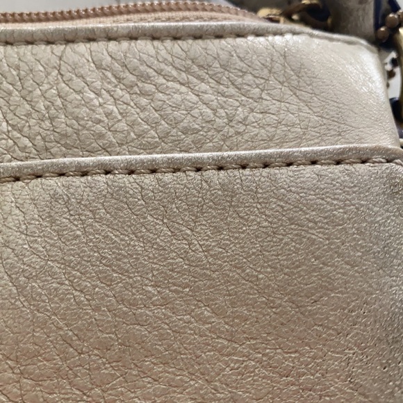 Gold Coach crossbody bag. - Picture 3 of 9